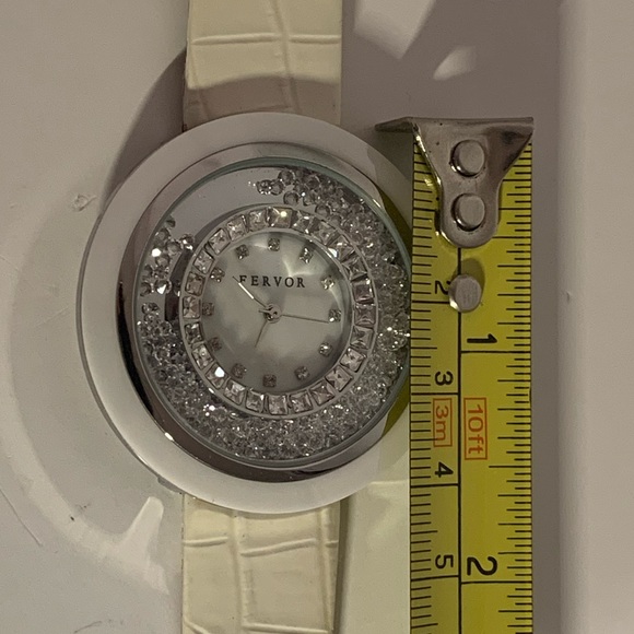 ⌚ VINTAGE Y2K FERVOR MONTREAL WOMENS WHITE SNAKESKIN GEMSTONE STRAP BUCKLE WATCH - Picture 11 of 12